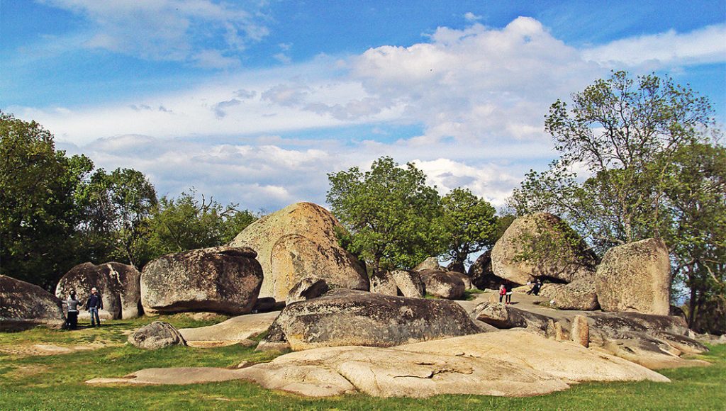 Imagens búlgaras: monumento natural Beglik-Tash